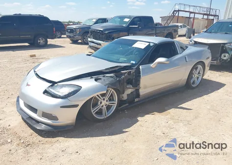 2005 Chevrolet Corvette z USA, uszkodzony, nr VIN 1G1YY24U455129818